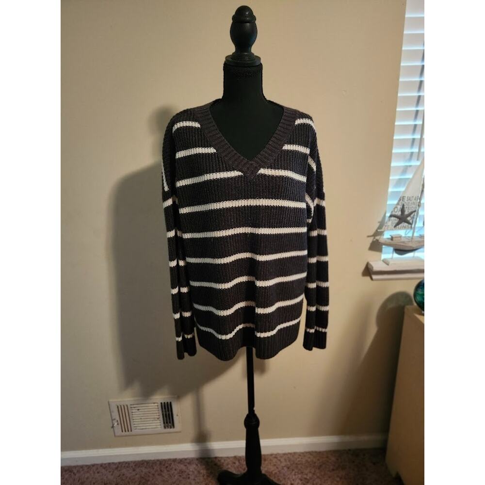 Westbound Woman 1X Gray & White Striped Pullover — Cozy V‑Neck Knit